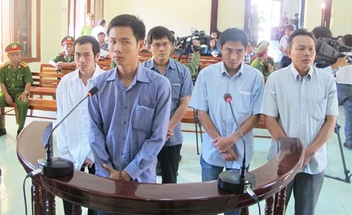 Phúc thẩm 5 CA đánh chết người: VKS đề nghị hủy án sơ thẩm, điều tra lại ảnh 14 Phúc thẩm 5 CA đánh chết người: VKS đề nghị hủy án sơ thẩm, điều tra lại ảnh 14