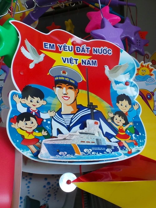 Lồng đèn biển đảo Việt Nam đang áp đảo đèn Trung Quốc ảnh 2 Lồng đèn biển đảo Việt Nam đang áp đảo đèn Trung Quốc ảnh 2