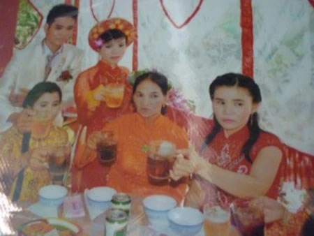 Hi hữu hai cặp vợ chồng hoán đổi cho nhau để sống hạnh phúc hơn ảnh 1 Hi hữu hai cặp vợ chồng hoán đổi cho nhau để sống hạnh phúc hơn ảnh 1