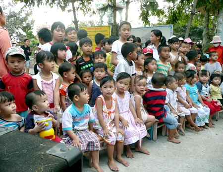 Đưa toàn bộ trẻ tại chùa Bồ Đề vào Trung tâm bảo trợ xã hội ảnh 1 Đưa toàn bộ trẻ tại chùa Bồ Đề vào Trung tâm bảo trợ xã hội ảnh 1