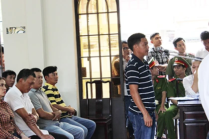Vụ CSGT trạm Suối Tre bắn chết thượng cấp: Trả hồ sơ để điều tra bổ sung ảnh 9 Vụ CSGT trạm Suối Tre bắn chết thượng cấp: Trả hồ sơ để điều tra bổ sung ảnh 9