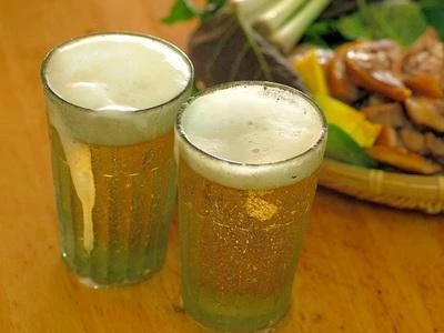 Vì sao nên cấm bán bia vỉa hè? ảnh 2 Vì sao nên cấm bán bia vỉa hè? ảnh 2