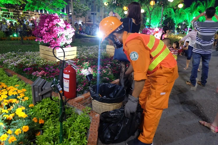 "Vớt vát" trước giờ bế mạc đường hoa Hàm Nghi ảnh 6 "Vớt vát" trước giờ bế mạc đường hoa Hàm Nghi ảnh 6