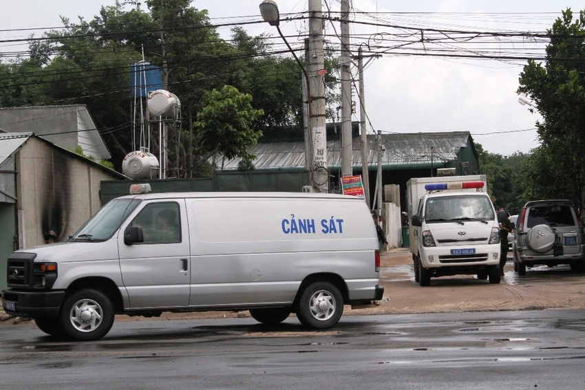 Kết thúc thực nghiệm hiện trường thảm sát Bình Phước ảnh 2 Kết thúc thực nghiệm hiện trường thảm sát Bình Phước ảnh 2