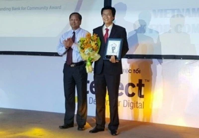 Agribank nhận giải thưởng 'Ngân hàng vì cộng đồng năm 2015' ảnh 1