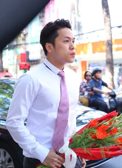 Ông xã Diễm Hương. Ảnh:Mr Bil le-ruoc-dau-cua-hoa-hau-diem-huong-dien-ra-bi-mat-1