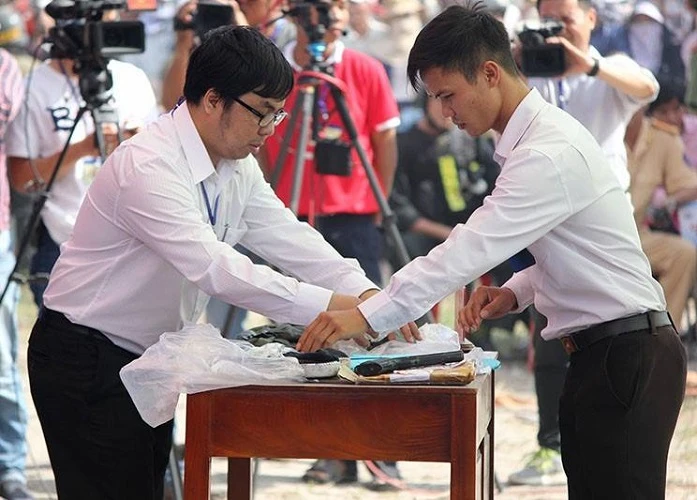 Chùm ảnh: Toàn cảnh phiên tòa xét xử trọng án thảm sát Bình Phước ảnh 24 Chùm ảnh: Toàn cảnh phiên tòa xét xử trọng án thảm sát Bình Phước ảnh 24