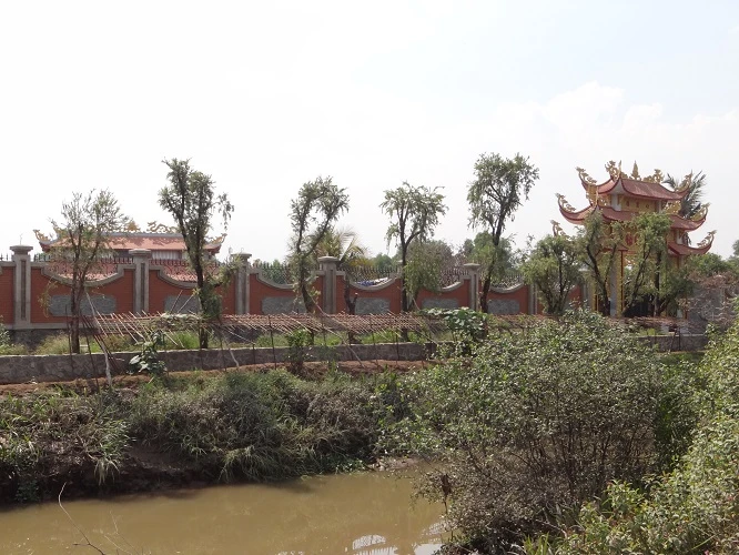 Nhà thờ tổ của Hoài Linh được cấp phép một phần ảnh 1 Nhà thờ tổ của Hoài Linh được cấp phép một phần ảnh 1
