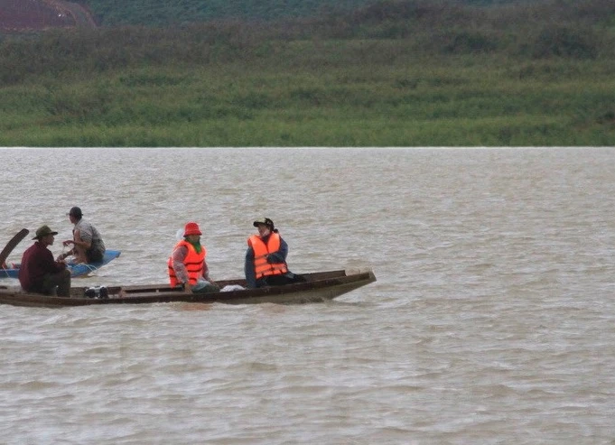 Tìm thấy nạn nhân cuối cùng vụ lật xuồng hồ thủy điện Đại Ninh ảnh 1 lật xuồng hồ đại ninh