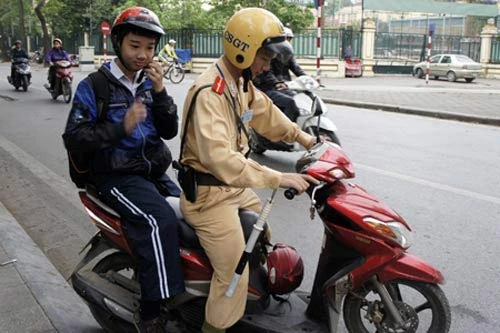 Để không còn tình trạng chống đối cảnh sát giao thông ảnh 6 Để không còn tình trạng chống đối cảnh sát giao thông ảnh 6