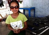 Cháu muốn sáng mắt để học và chơi bóng bàn