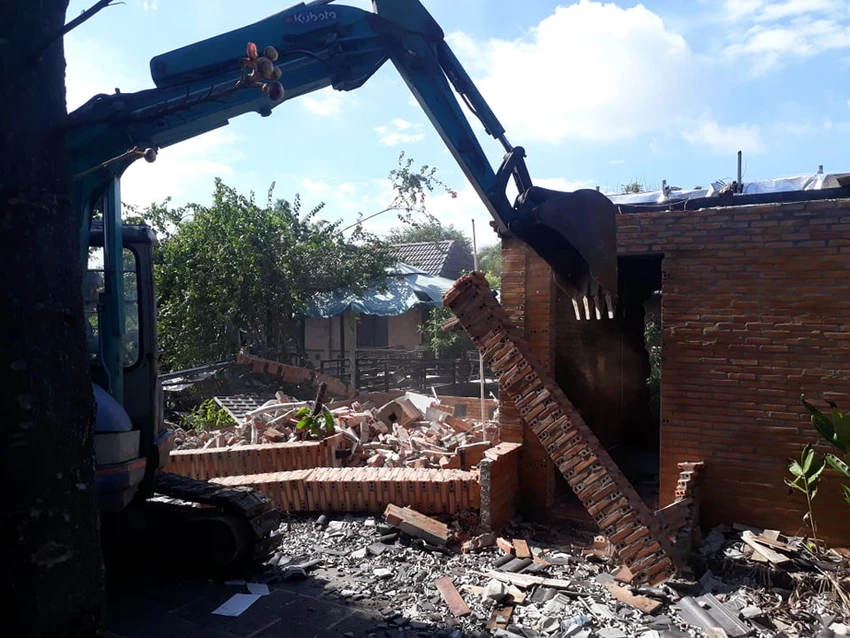 Nóng: Đang tiếp tục cưỡng chế tháo dỡ Gia Trang quán ảnh 4 Nóng: Đang tiếp tục cưỡng chế tháo dỡ Gia Trang quán ảnh 4