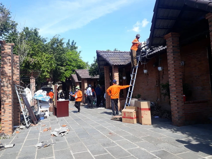 Nóng: Đang tiếp tục cưỡng chế tháo dỡ Gia Trang quán ảnh 6 Nóng: Đang tiếp tục cưỡng chế tháo dỡ Gia Trang quán ảnh 6