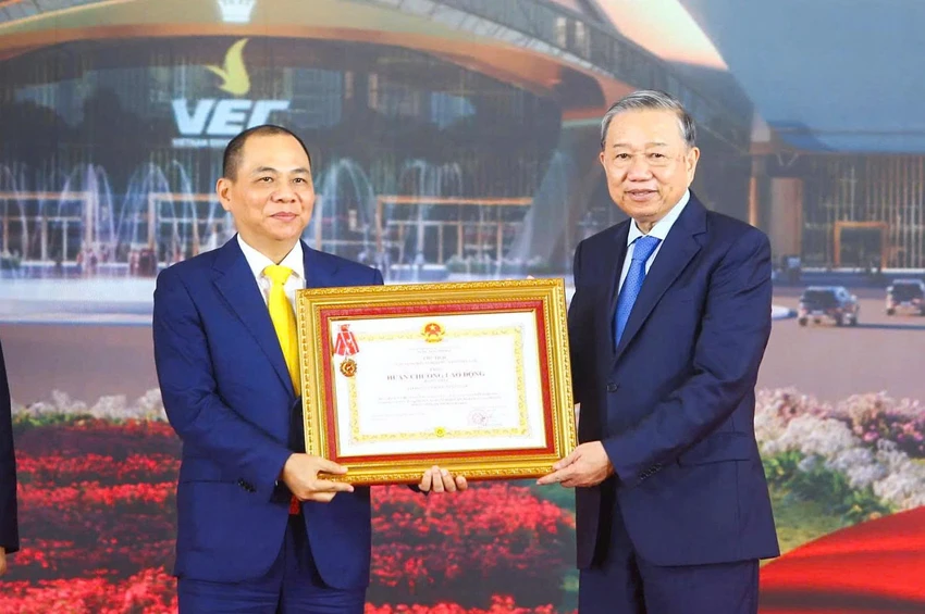 Pham Nhat Vuong.jpg