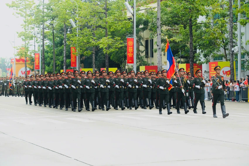 quan doi Lao.jpg