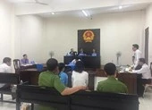 Căng thẳng phiên tòa xử vụ chứa mại dâm ở Bình Chánh