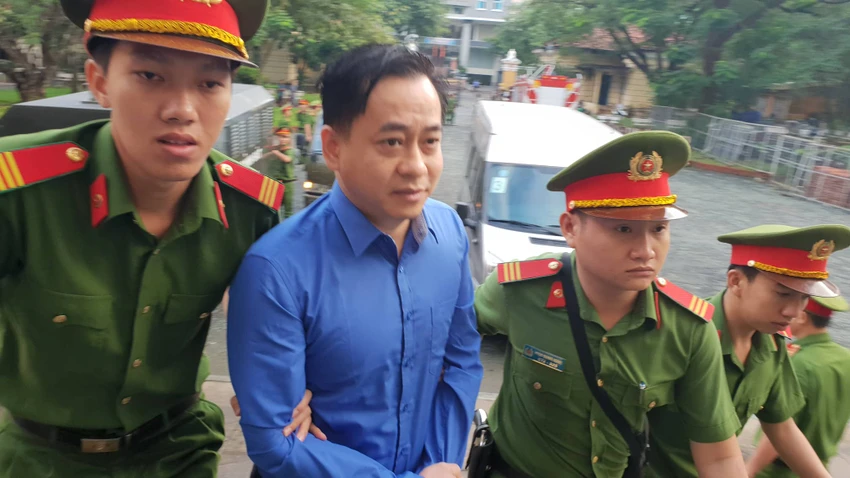 Vì sao Vũ 'nhôm' vừa là bị cáo lại vừa là người liên quan? ảnh 4 Vì sao Vũ 'nhôm' vừa là bị cáo lại vừa là người liên quan? ảnh 4