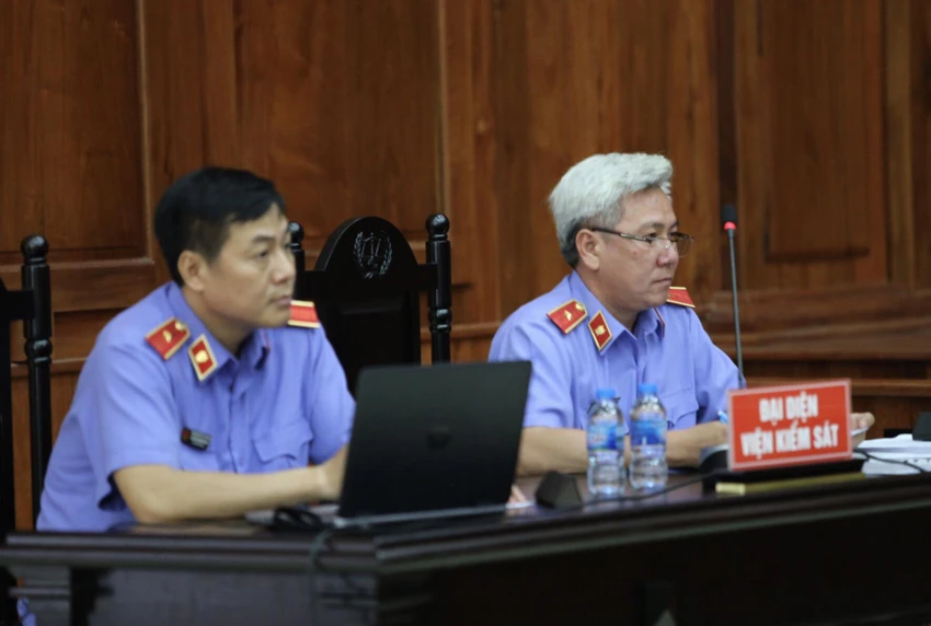 Mở lại phiên phúc thẩm vụ Vũ 'nhôm' và Trần Phương Bình ảnh 3 Mở lại phiên phúc thẩm vụ Vũ 'nhôm' và Trần Phương Bình ảnh 3