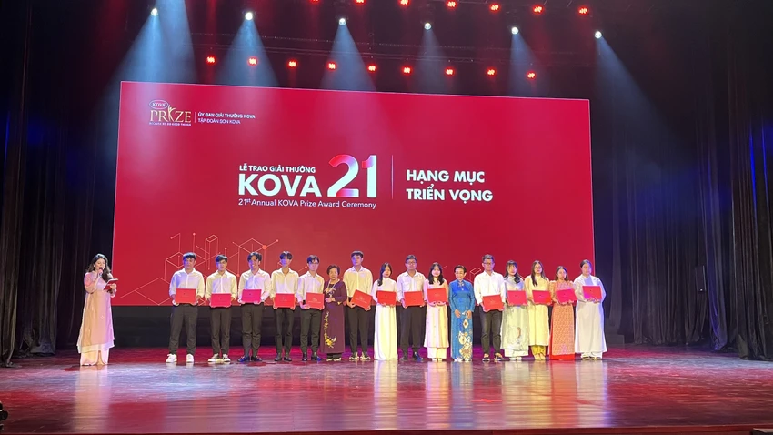 chi-hoi-luat-su-hoi-bao-ve-quyen-tre-em-tp-hcm-dat-giai-thuong-kova-4-578-7870.jpg