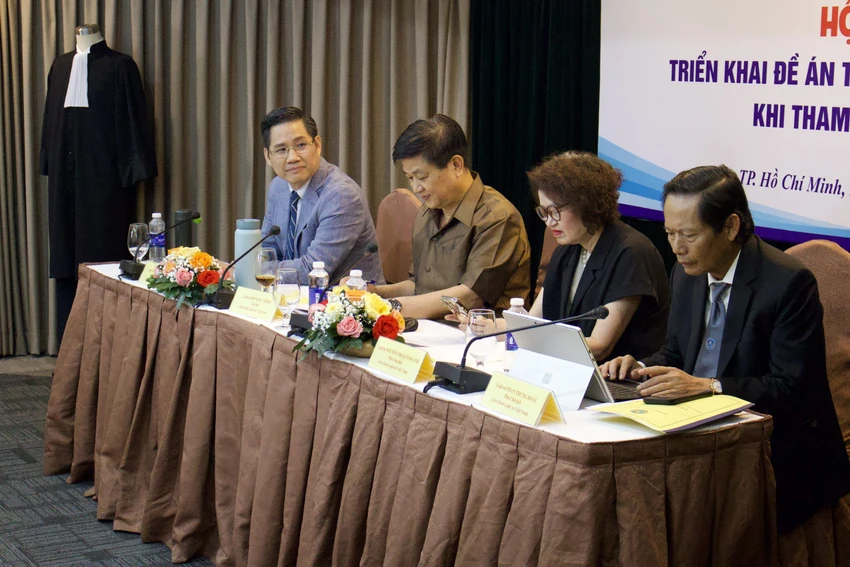 Nguyen Hai Nam dieu hanh thao luan.jpg