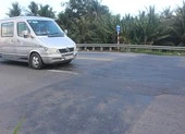 Mố cầu bị sụp, lún tại đường dẫn cầu Cổ Chiên
