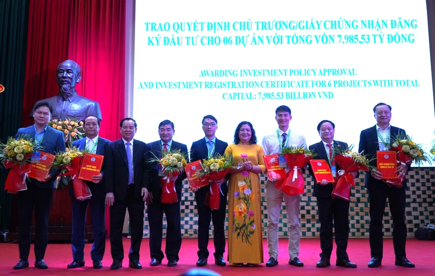 Hoi-nghi-xuc-tien-dau-tu.JPG
