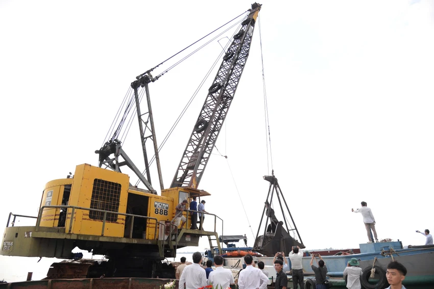 Tiền Giang chính thức khai thác mỏ cát đầu tiên phục vụ dự án Vành đai 3 TP.HCM