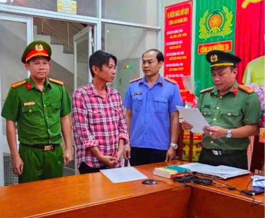 Bắt tạm giam đối tượng xuyên tạc, chống phá Nhà nước