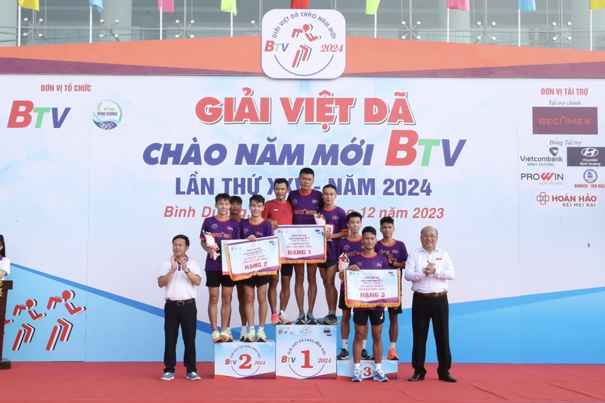 10-3sau-hon-4-tieng-tranh-tai-soi-noi-1020.jpg
