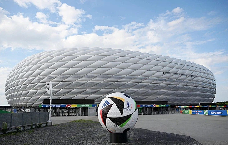 se-co-tiet-muc-vinh-danh-hoang-de-franz-beckenbauer-5.jpg
