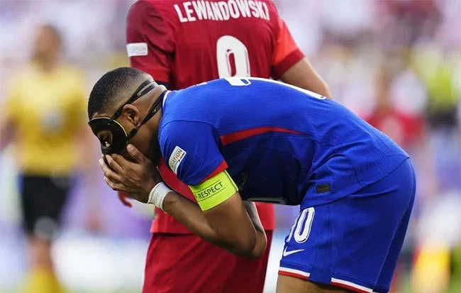 mbappe-chui-Lewandowski.jpg