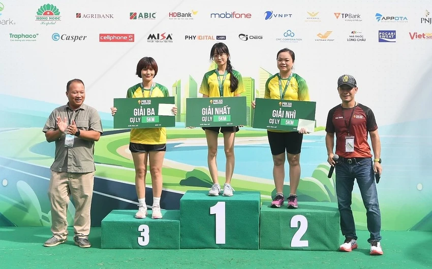 bao-phap-luat-tphcm-giai-chay-Press-Marathon-2024.jpg