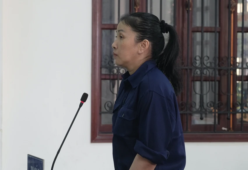 Bị cáo Nguyễn Thị Bích Thủy tại phiên toà sáng nay. ẢNH: SONG MAI Bị cáo Nguyễn Thị Bích Thủy tại phiên toà sáng nay. ẢNH: SONG MAI
