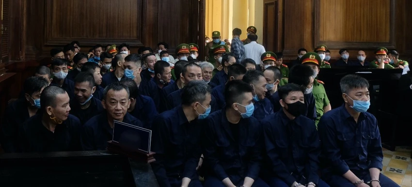 Các bị cáo tại phiên xét xử sới bạc quận 6. ẢNH: SONG MAI Các bị cáo tại phiên xét xử sới bạc quận 6. ẢNH: SONG MAI