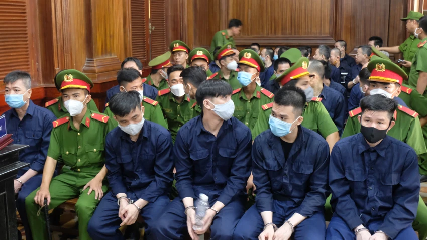 Các bị cáo tại phiên tòa. ẢNH: SONG MAI Các bị cáo tại phiên tòa. ẢNH: SONG MAI
