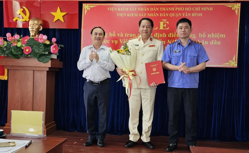 Ông Trần Nam Thắng làm Viện trưởng VKSND quận Tân Bình ảnh 1