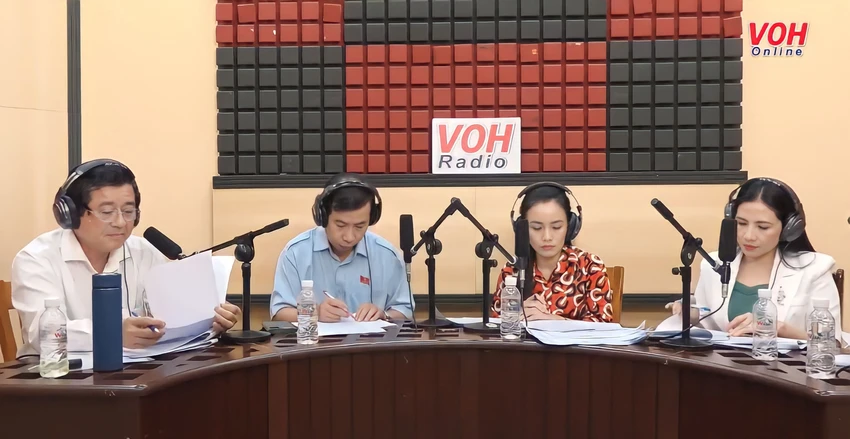 Chương trình phát thanh trực tiếp Đối thoại cùng chính quyền TP. Ảnh chụp màn hình Chương trình phát thanh trực tiếp Đối thoại cùng chính quyền TP. Ảnh chụp màn hình