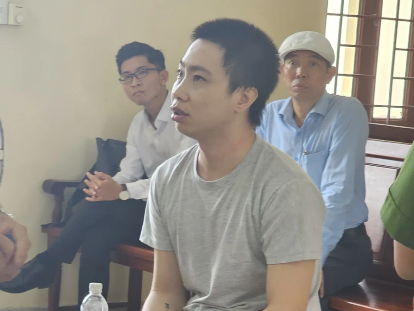 Bị cáo Ninh Thiên Thạch tại tòa. Ảnh: SONG MAI