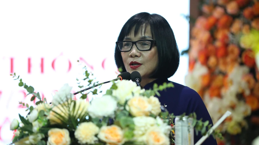 Thứ trưởng Bộ Tư Pháp Đặng Hoàng Oanh phát biểu tại buổi lễ. Ảnh: CT Thứ trưởng Bộ Tư Pháp Đặng Hoàng Oanh phát biểu tại buổi lễ. Ảnh: CT