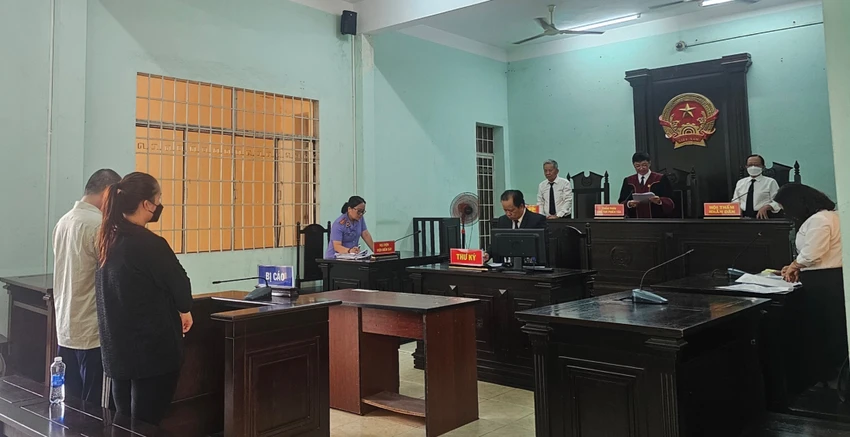 bạo hành cháu bé 3 tuổi