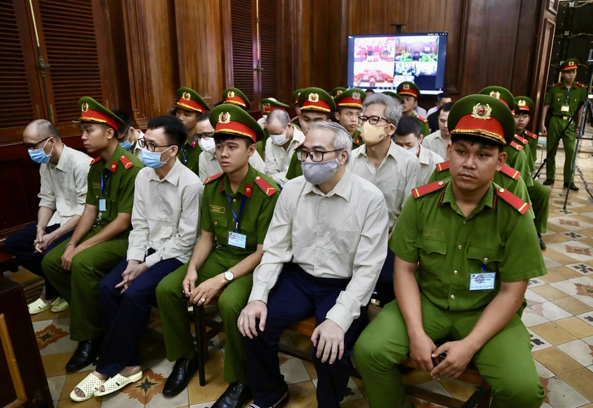 các bị cáo trong vụ án tại cục đăng kiểm.jpg