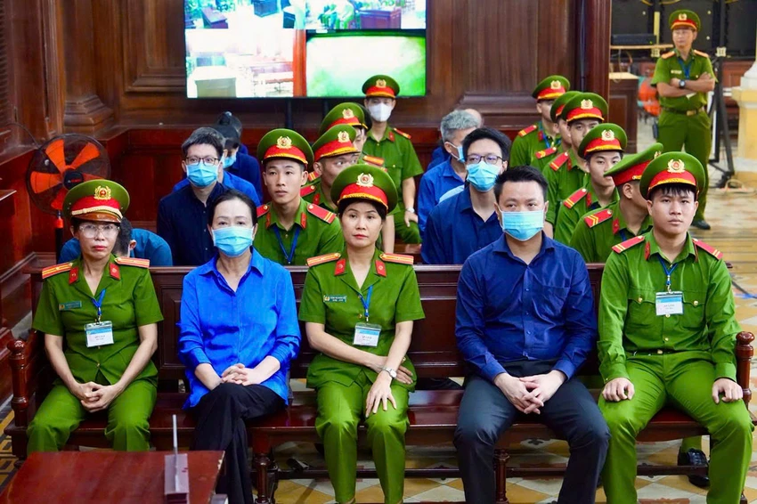 Các bị cáo trong phiên xét xử vụ án Vạn Thịnh Phát giai đoạn 2. Ảnh: HOÀNG GIANG