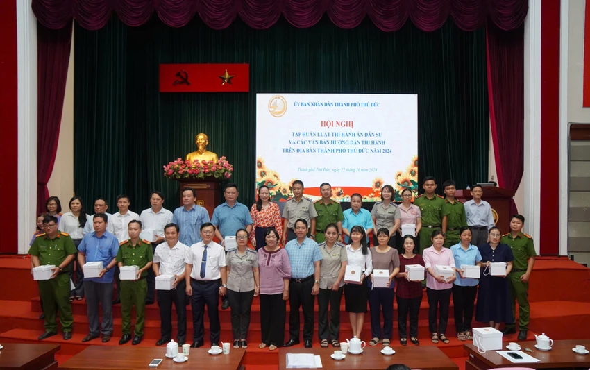pho bien luat thi hanh an dan su.jpg