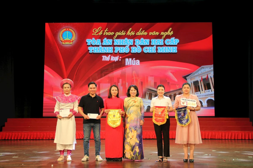 tand-hai-cap-tai-tp-hcm-to-chuc-hoi-dien-van-nghe-3.jpeg