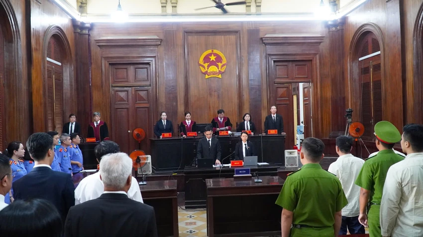 cuu-tong-giam-doc-cong-ty-trung-hau-68-khai-ten-hang-loat-xe-sang-mua-tu-tien-ban-cat-lau-2.jpg