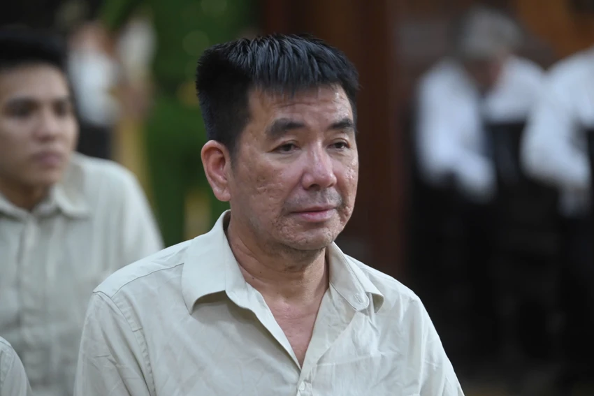 nhan-tien-tiep-tay-cho-cat-lau-cuu-chu-tich-tinh-an-giang-bi-de-nghi-3.jpg