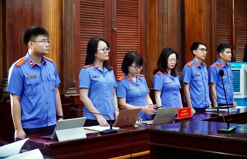 tuyen-sinh-trai-phep-63-000-hoc-vien-cuu-giam-doc-trung-tam-day-nghe-lai-xe-sai-gon-bi-de-nghi-den-12-nam-tu-.jpg
