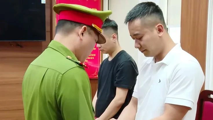 hang-du-muc-quang-linh-vlogs-da-lua-doi-khach-hang-ra-sao.jpg