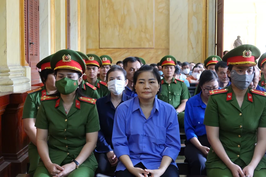 cuu-tong-giam-doc-sjc-le-thuy-hang-xin-nhan-loi-truoc-toa-3.jpg