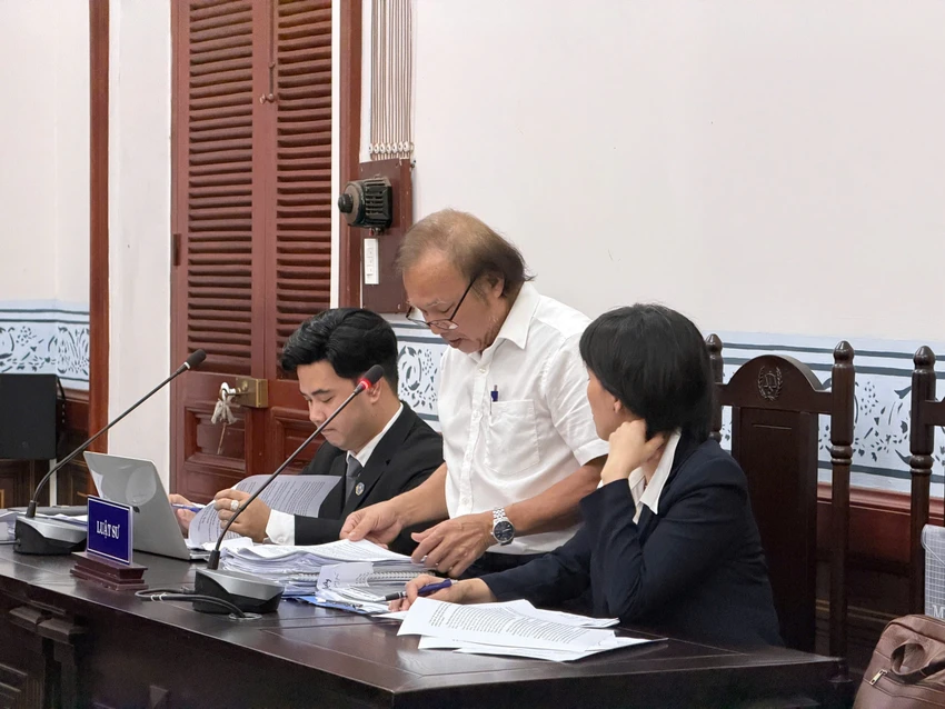 dang-dien-ra-phien-xet-xu-tranh-chap-di-san-cua-co-dien-vien-duc-tien-1.jpg